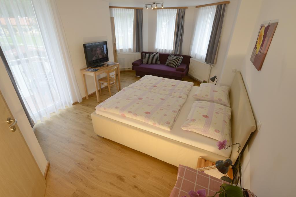Gasthaus Pension Zur Nixe Щайнбах ам Атерзее Стая снимка